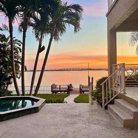 Sunrise Harbor Villa