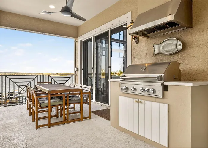 Sunrise Harbor Holiday home